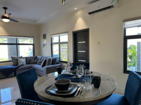 Luxury 2 bed house with pool & gym